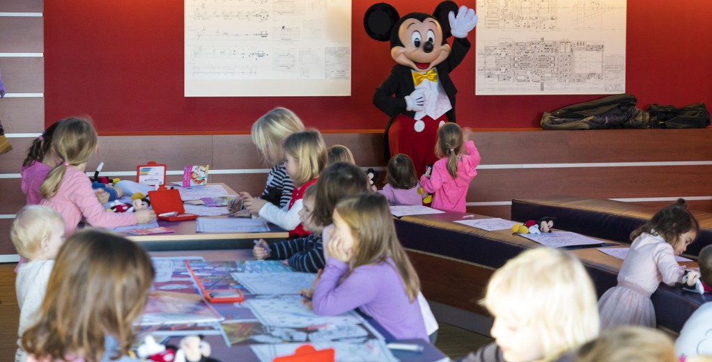 Mickey Mouse visits MEYER WERFT visitor centre