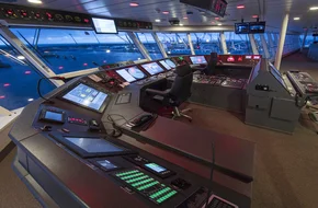 Norwegian Joy - Brigde