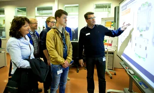 300 Jugendliche informierten sich über die Ausbildungsmöglichkeiten auf der Werft