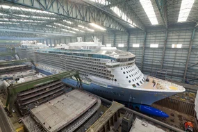 Die Anthem of the Seas in Baudock 2 der MEYER WERFT in Papenburg