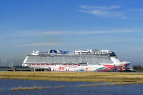 Norwegian Joy Conveyance