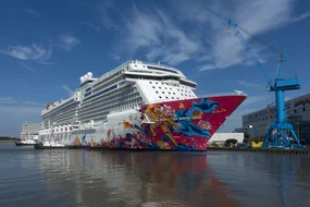 Float Out Genting Dream
