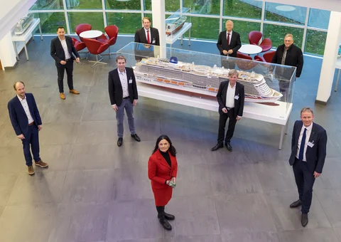 Beauftragter für Maritime Wirtschaft besucht MEYER WERFT